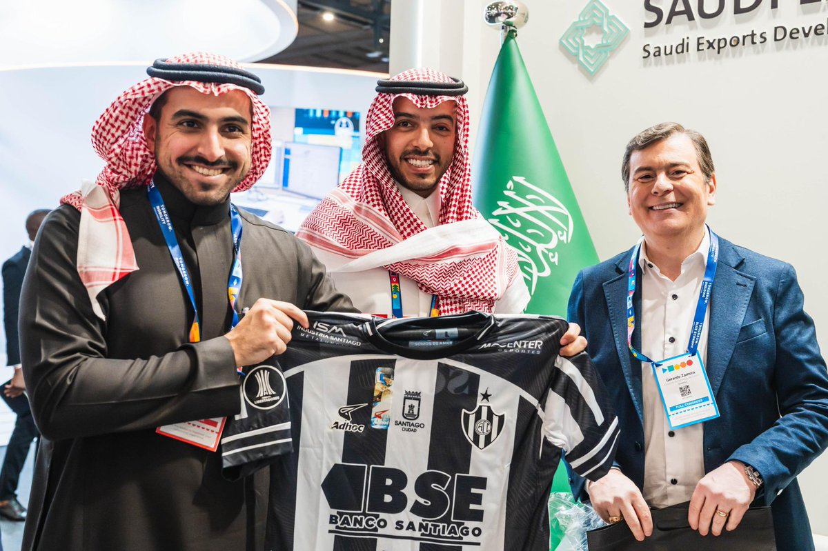 GZamoraSDE's tweet photo. En #SmartCityBarcelona también tuvimos una reunión con Abdulazez alsubaii y Abdulaziz Altalasi, representantes Saudí Export, importante empresa de Arabia Saudita, quienes m  manifestaron su interés por  productos de nuestra región, quienes ya realizaron una invitación formal a la provincias del Norte Grande a un encuentro a realizarse en los próximos meses.