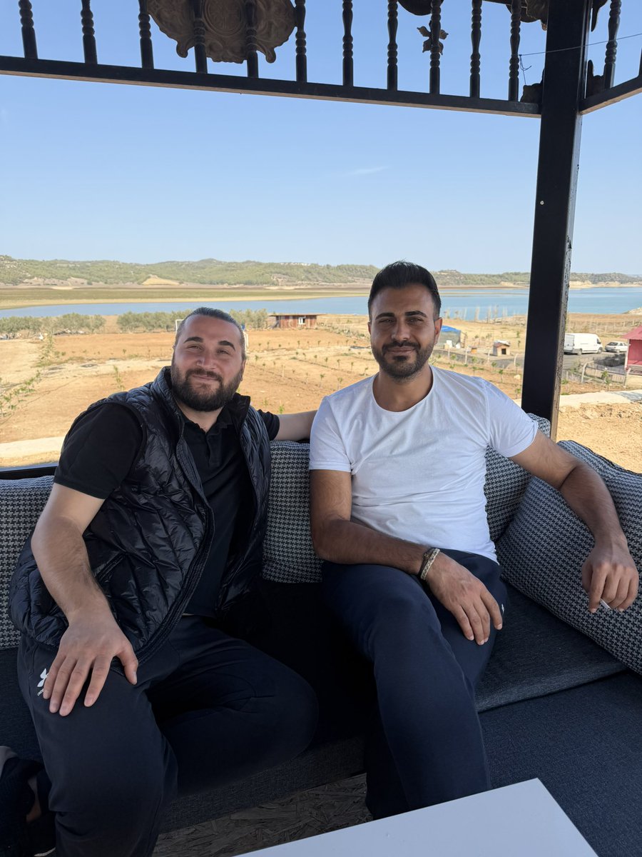 srkaannsuslu's tweet photo. Sn. @21ipekstud kardeşimle beraber güzel bir çiftlik projesi için ilk adımı atmak adına  bir araya geldik. Her şey gönlümüzce olsun 🙏💪 https://t.co/F0xECpxsFt