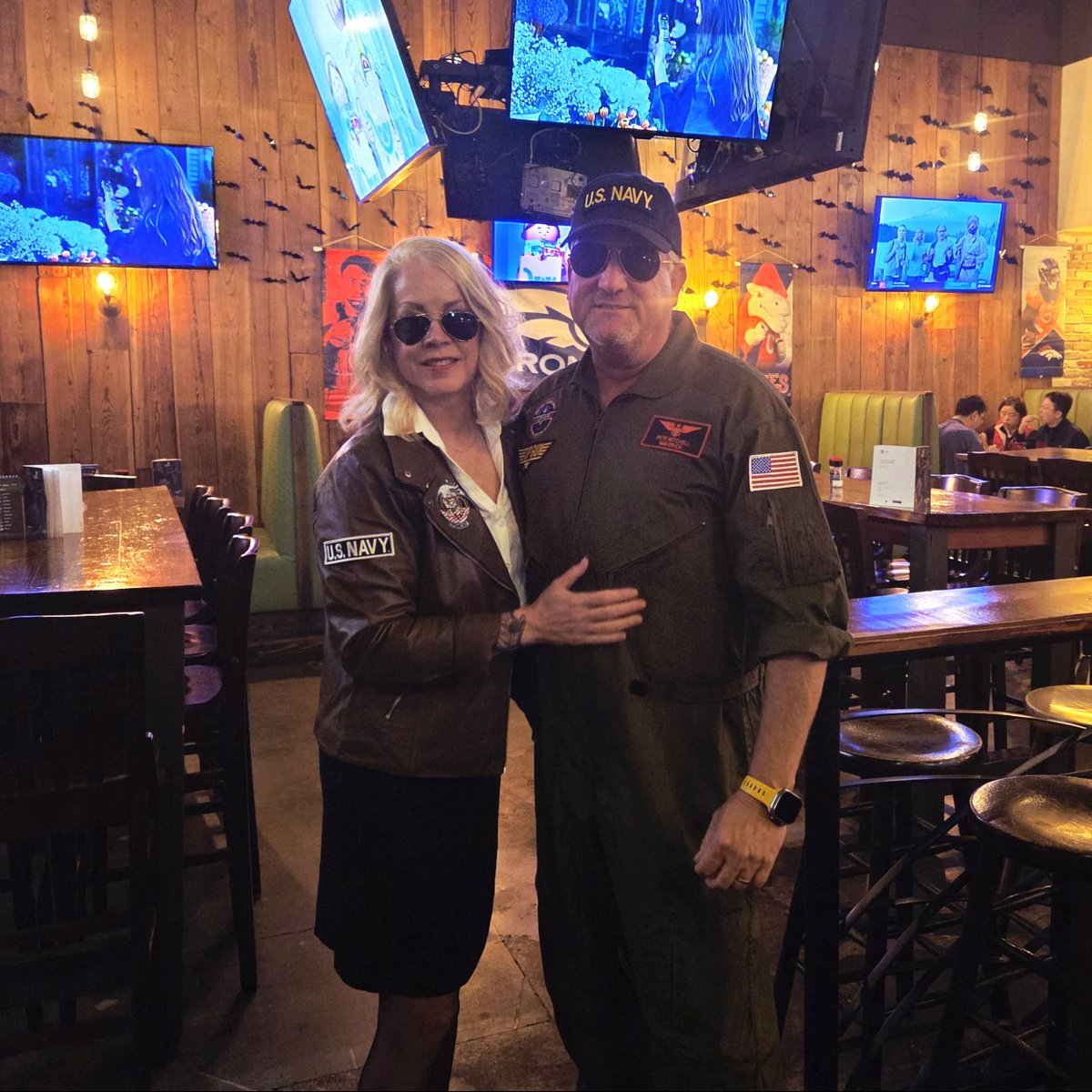 This duo took Halloween to new heights ✈️