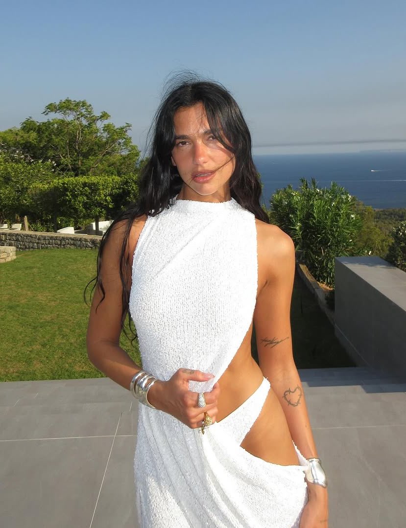 lipapictures's tweet image. ALBANIAN GODDESS.