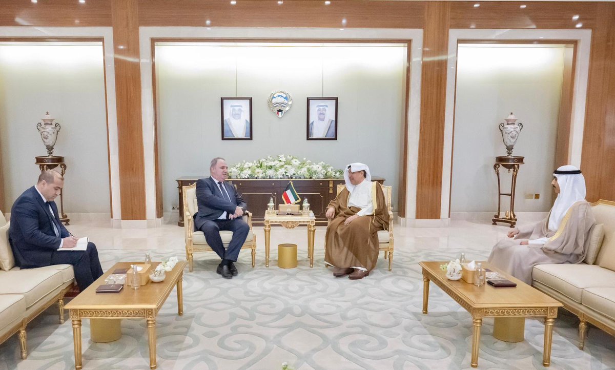 AzEmbKuwait's tweet image. Azərbaycan Respublikasının səfiri Emil Kərimov və Əmiri Divanı işləri üzrə nazir şeyx Həməd Cabir Əl-Əli Əs-Sabah arasında keçirilən görüşdə ikitərəfli münasibətlər və əməkdaşlıqla bağlı müxtəlif məsələlər müzakirə olundu.
🇦🇿🇰🇼