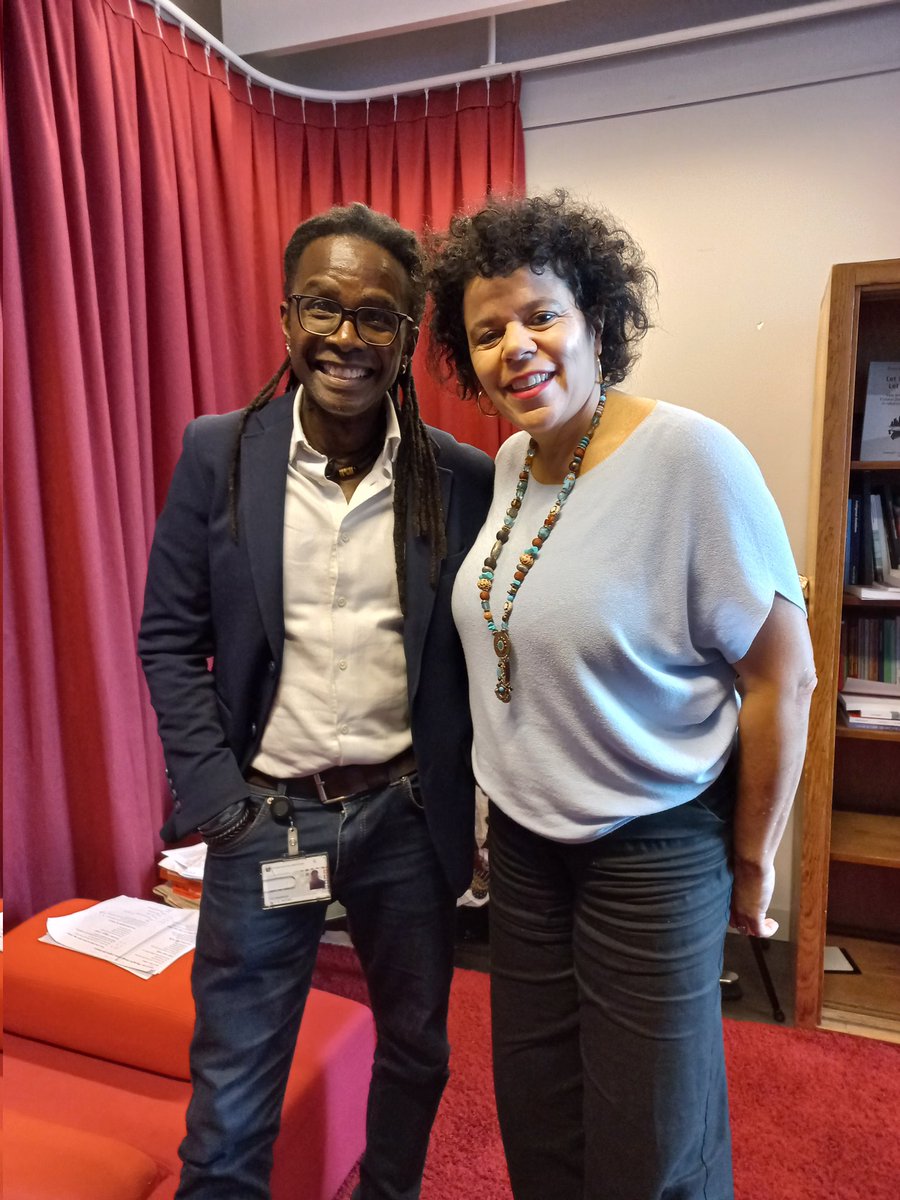 Op naar een mooie samenwerking met Francio Guadeloupe! Als antropoloog onderzoekt hij oa migratie en welbevinden van Antillianen in Nederland. Ik ondersteun hem met communicatie en advies de komende maanden.