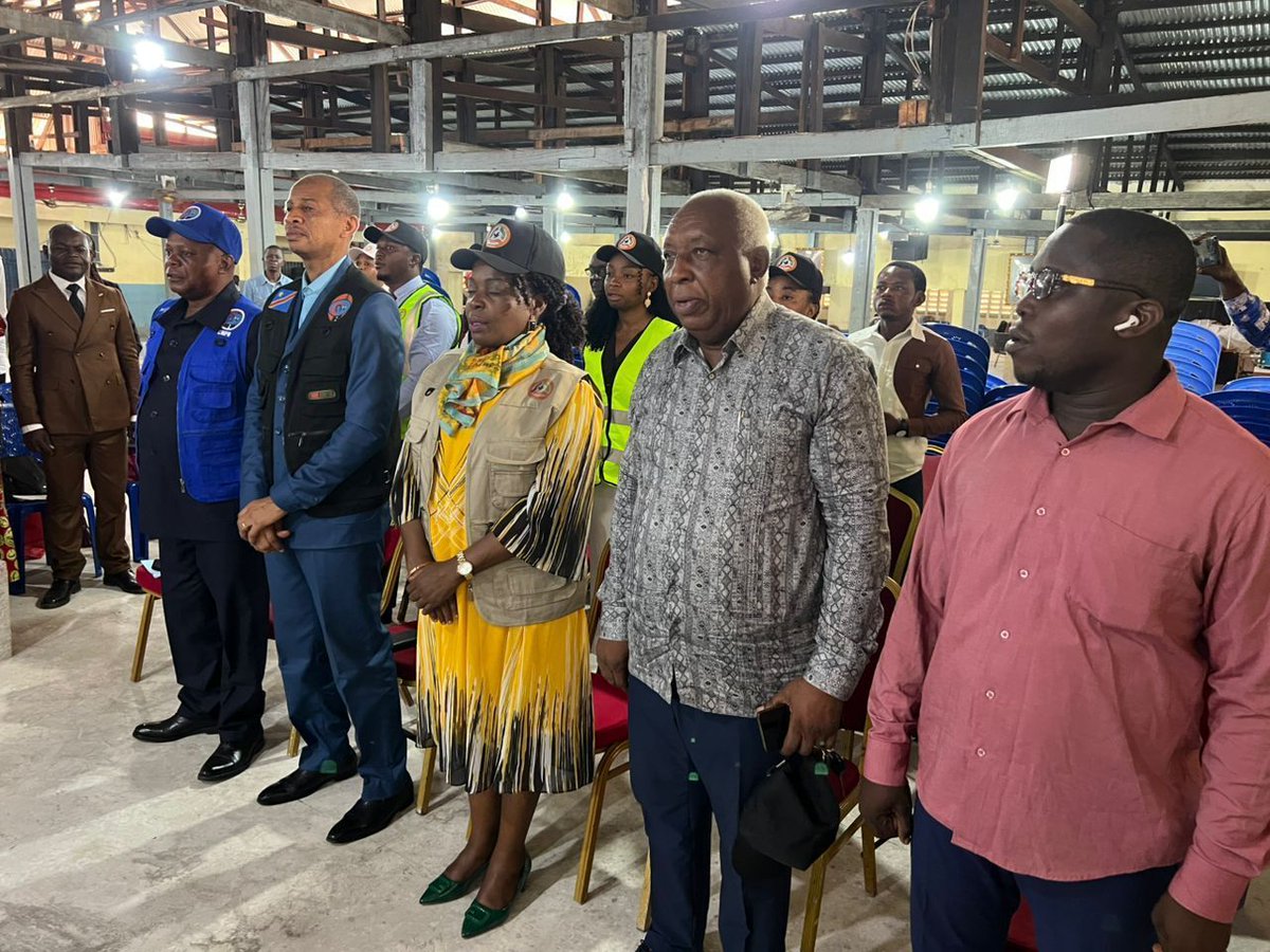 kinwewa's tweet photo. Sous mandat du Vice-Premier Ministre des Transports, la CNPR, en collaboration avec la FONAC et ses partenaires, a lancé la formation des motards
Cette initiative vise à renforcer la sécurité routière et à professionnaliser le secteur moto à Kinshasa
#KINWEWA #CNPR #Sécurité #RDC https://t.co/pMIO5rOZnK
