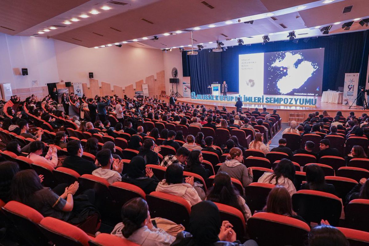 ❄️ 9⃣. Ulusal Kutup Bilimleri Sempozyumu ve 5⃣. Kutup Şenliğinde gezegenimizin geleceğine ışık tutan kutup araştırmaları ele alınıyor!

👥 TÜBİTAK Kutup Araştırmaları Enstitüsü koordinasyonunda, <a href="/UniversiteEge/">Ege Üniversitesi</a> ev sahipliğindeki etkinliğin açılışı gerçekleşti.

🚢 Ulusal Kutup