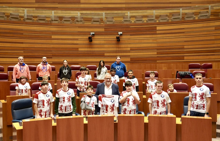 Pollán apuesta por que “nadie deje de hacer deporte independientemente de su condición, y menos si son niños” agenciaical.es/FichaNoticia/6…

➡️Las fundaciones de Castilla y León y Eusebio Sacristán presentan la nueva temporada ‘Escuela 100x100 Deporte’

<a href="/CarlosPollan/">Carlos Pollán Fernández</a> 
<a href="/Cortes_CYL/">Cortes de Castilla y León</a>