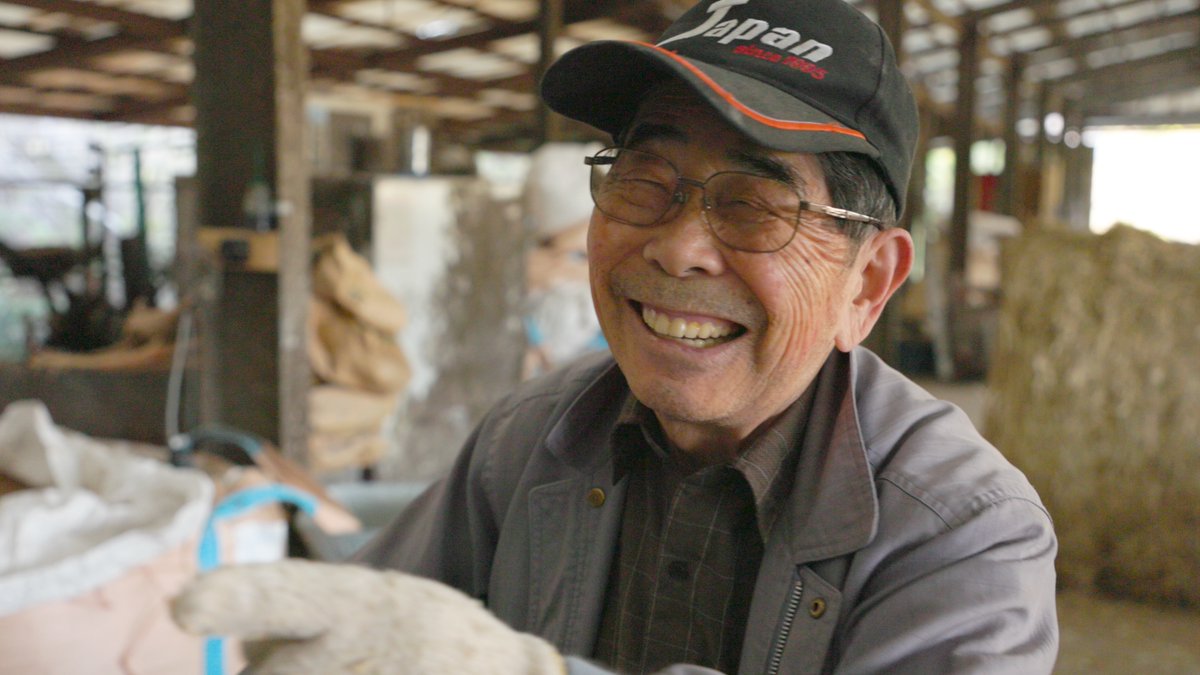 🎞️長編『 村で生きる』
監督：小林瞬、中村朱里
🗓️12月8日(月)10:00
🗓️12月14日(日)14:10
熊本・産山村で、“あか牛の神様”と呼ばれ過疎化の進む村に生きてきた86歳の畜産家。その父の背中を見てきた息子は何を思うのか。雄大な自然を舞台に、親子の暮らしを見つめる。
tdff-neoneo.com/lineup/lineup-…