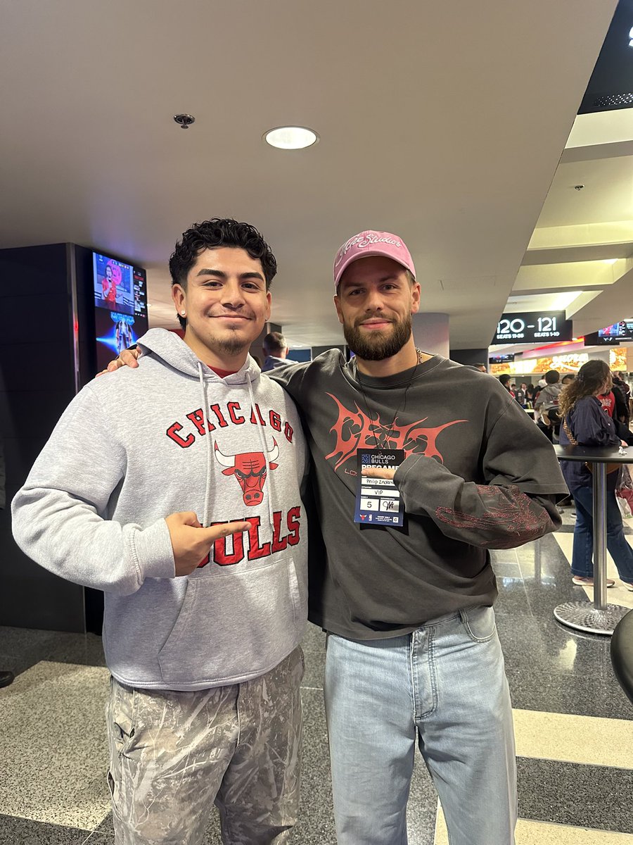 adambelmares32's tweet image. Ran into @ChicagoFire winger Philip Zinckernagel at the Chicago Bulls game last night versus the Philadelphia 76ers. 

The 2025 MLS All-Star finished his first season as an MLS player breaking the Fire record for most goal contributions (30) in a single season. 

#cf97 #vamosfire