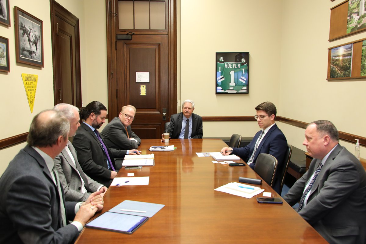 Appreciated meeting with <a href="/MDUResources/">MDU Resources Group</a> to discuss permitting reform and efforts to deliver Bakken gas to eastern North Dakota.