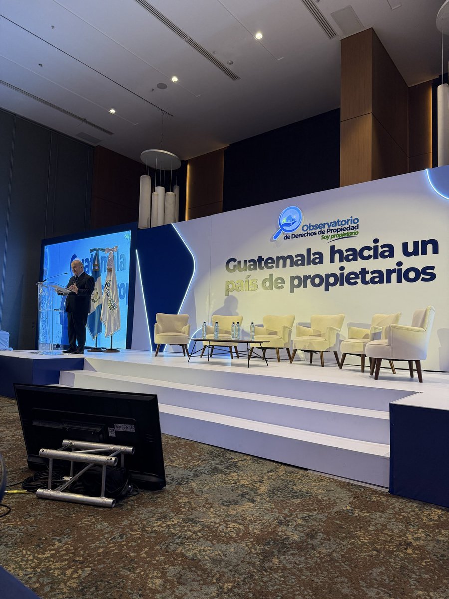 jczapata_s's tweet photo. Hoy estamos en el foro “Guatemala hacia un país de propietarios”, organizado por el @OPropiedadGT, conclusiones importantes para que Guatemala mejore su desarrollo y las oportunidades a través del fomento a la propiedad privada. #SoyPropietario https://t.co/7GeQKZTMHX
