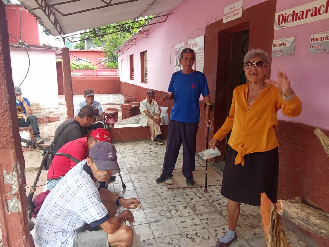 LuisOrland50549's tweet image. Esta mañana se desarrolló un encuentro cultural recreativo con los asistenciados de Sistema de Atención a la Familia en #Taguasco un espacio para el disfrute. #CulturaTaguasco #CasasDeCulturaSS
#CulturaEspirituana
#SanctiSpíritusEnMarcha
#LaCulturaEnBuenasManos