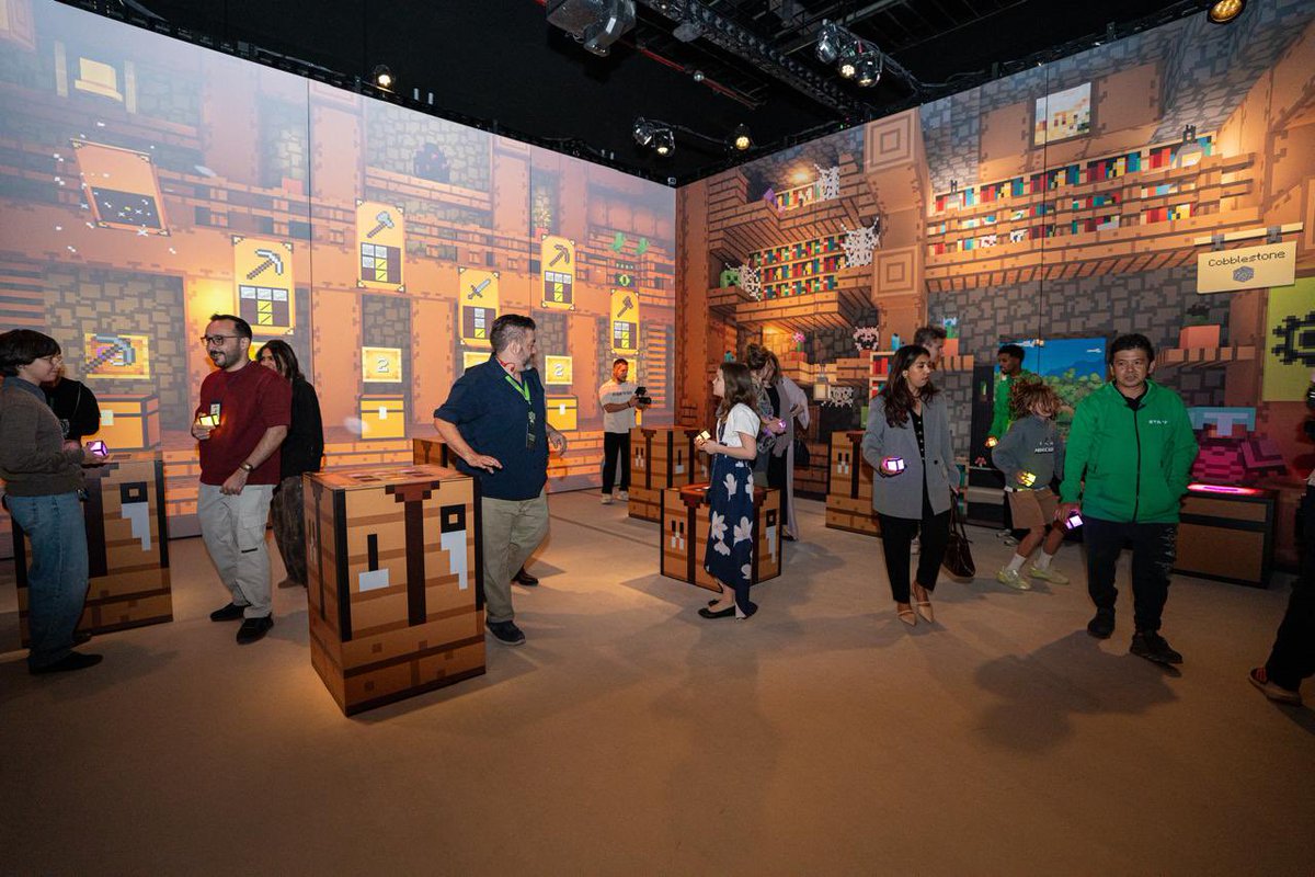 An immersive journey at #RiyadhSeason with the Minecraft Experience, an interactive adventure imagined by 🇨🇦 <a href="/Les7Doigts/">Les 7 Doigts</a> in collaboration with 🇸🇦 @SELA/<a href="/GEA_SA/">الهيئة العامة للترفيه</a>. A creative encounter between Canadian innovation &amp; Saudi vision, brought to life through the world of gaming &amp; digital