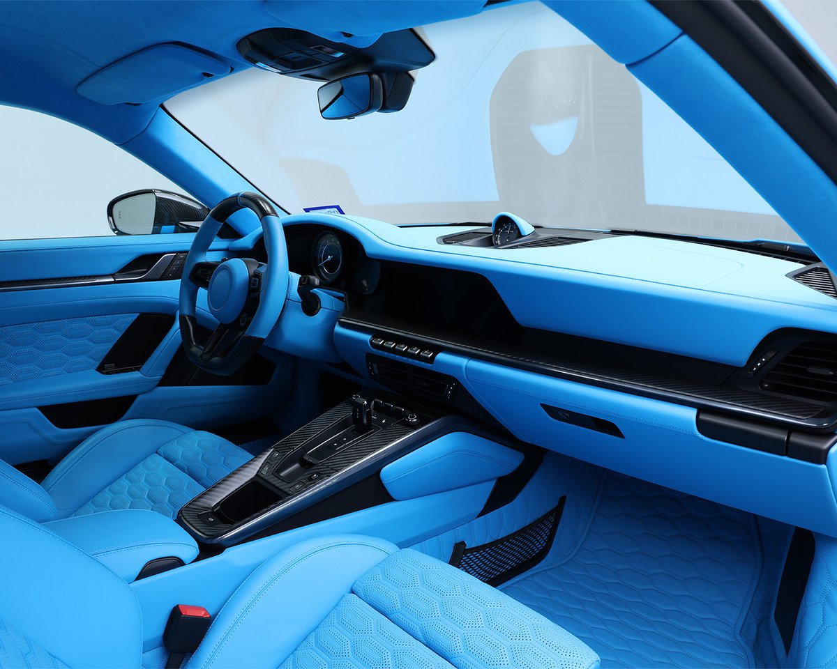 Barrett_Jackson's tweet image. The “wow” is instant. The impact is lasting. Meet “Blue Magic” — a 2023 #Brabus 900 #RocketR built for living life in the fast lane.
 
Read more: bit.ly/SD26TW-2023Bra…