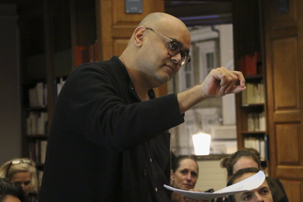 ifru_london's tweet image. Throwback to the 10th anniversary of the #CrossChannelTheatre programme with staged readings by actors #tonyjayawardena, @ellenthomasuk, #cliffordsamuel &amp;amp; #suzykohane, directed by @mbadrichani, Felicity Davidson (@DissyD), @markjmaughanand, Simon Scardifield.