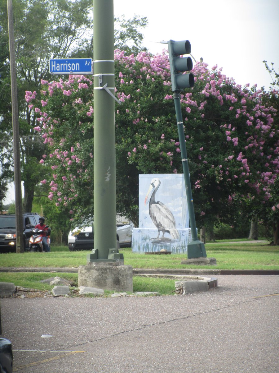 SlBoekbinder's tweet image. PART 2

These #photos are of #utilityboxes by other #artists. We all make mini boxes ~ #keepsakes. This is what is #auctioned.
These are this year's #utilityboxmurals mini boxes up for #auction:

youtube.com/watch?v=iNZlBD…