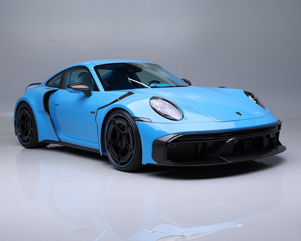 Barrett_Jackson's tweet image. The “wow” is instant. The impact is lasting. Meet “Blue Magic” — a 2023 #Brabus 900 #RocketR built for living life in the fast lane.
 
Read more: bit.ly/SD26TW-2023Bra…