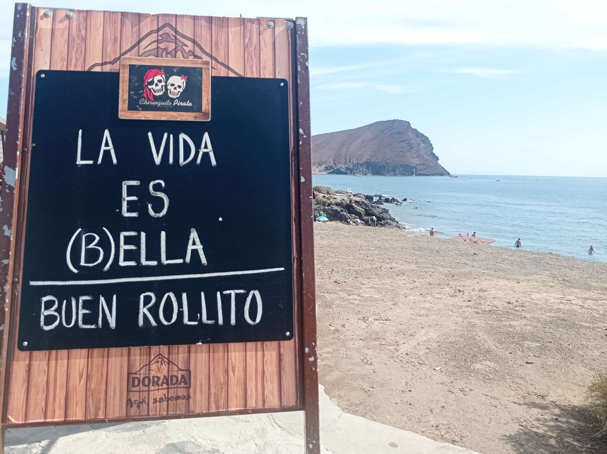 La vida 
     es 
(B)ELLA

#BuenRollito 😉
.
.
.
#playadelatejita #tenerifeocio #MontañaRoja #elmedano #granadilladeabona #tenerife #tenerifelicidad #playa #latituddevida #yosoytenerife #canariasviva #beach #ocean #sun #atlantic #estaes_tenerife #loves_tenerife #loves_canarias
