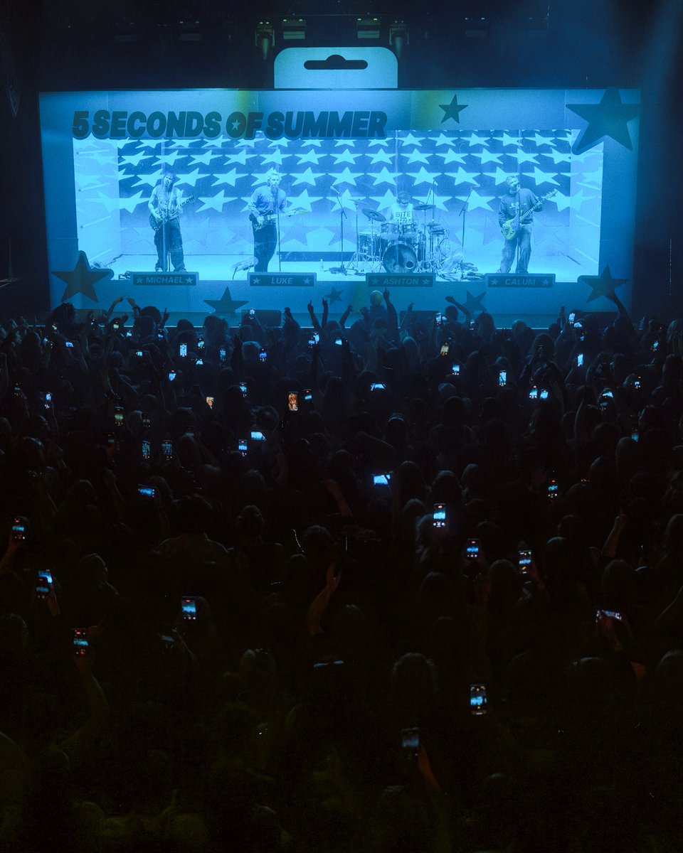 5SOS's tweet image. LIMITED EDITION: BOYBAND IN A BOX!! Available to you on November 14th… Everyone in London was a STAR!