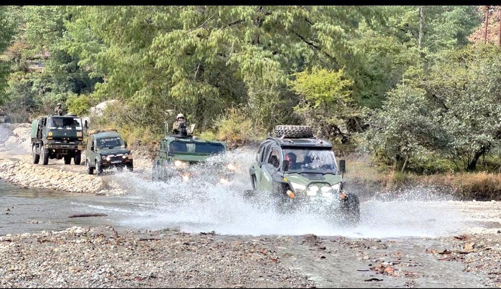 prodefkohima's tweet image. 🇮🇳 Exercise Poorvi Prachand Prahar exemplifies the #IndianArmedForces’ precision mobilisation, rapid force projection, and joint operational readiness in the Eastern Himalayas.

🪖 The #triservice exercise highlights seamless interoperability, refined TTPs, integrated unmanned…