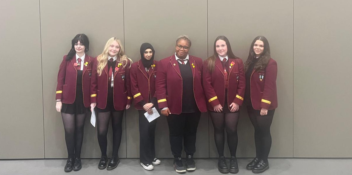 TeamCawdor's tweet image. Today Cawdor had our first House Captian ran Assembly which was on Remembrance day, Thank you to everyone who watched. It is always a sensitive one to speak about.❤️

Donations for Poppies can be given via the House Doors and the Office.❤️#TeamCawdor #RemembranceDay