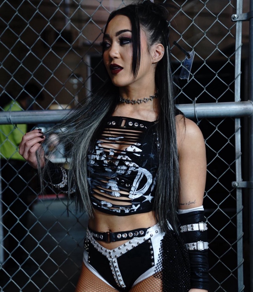 Angel_rxchess's tweet photo. Happy 24th birthday to The Prodigy @roxanne_wwe 

🎂🫶🏼❤️‍🩹🥳 @IAmTheRealATG https://t.co/DiBgvfsBeh