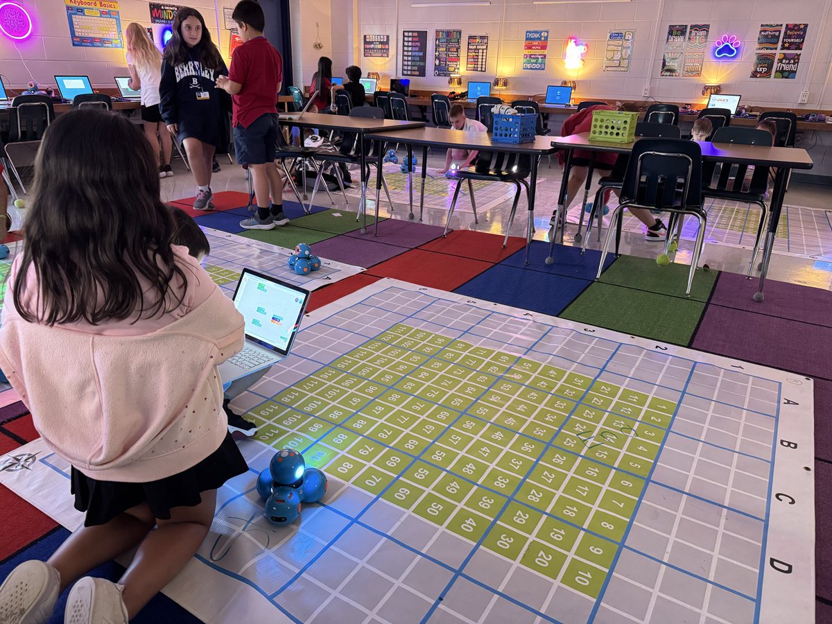 WolffSherrie's tweet photo. Dash is finally running smoother at CES! Kids are loving it@cescorkybear @ccps collier county schools. https://t.co/slQUTiEgos