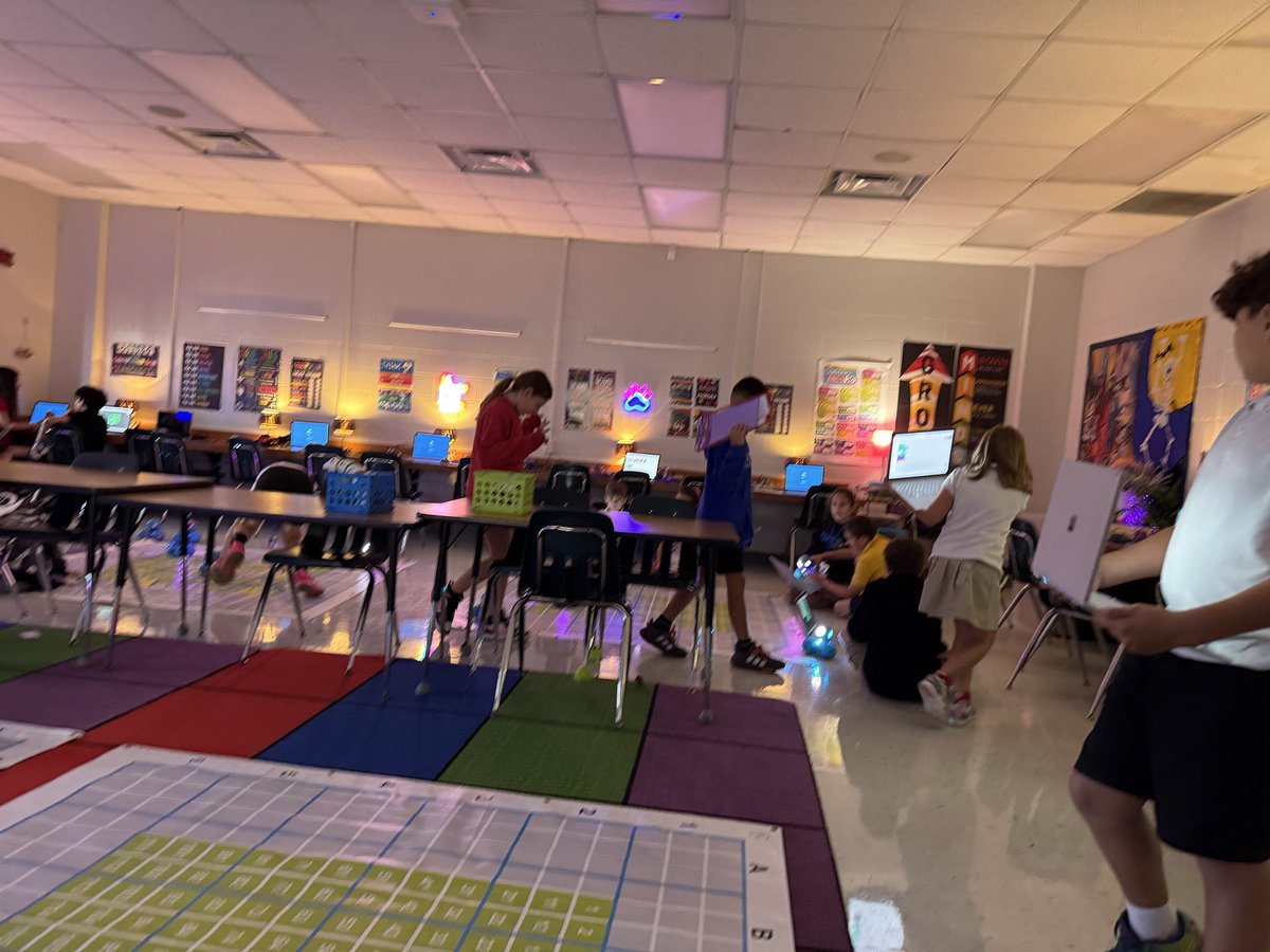 WolffSherrie's tweet photo. Dash is finally running smoother at CES! Kids are loving it@cescorkybear @ccps collier county schools. https://t.co/slQUTiEgos