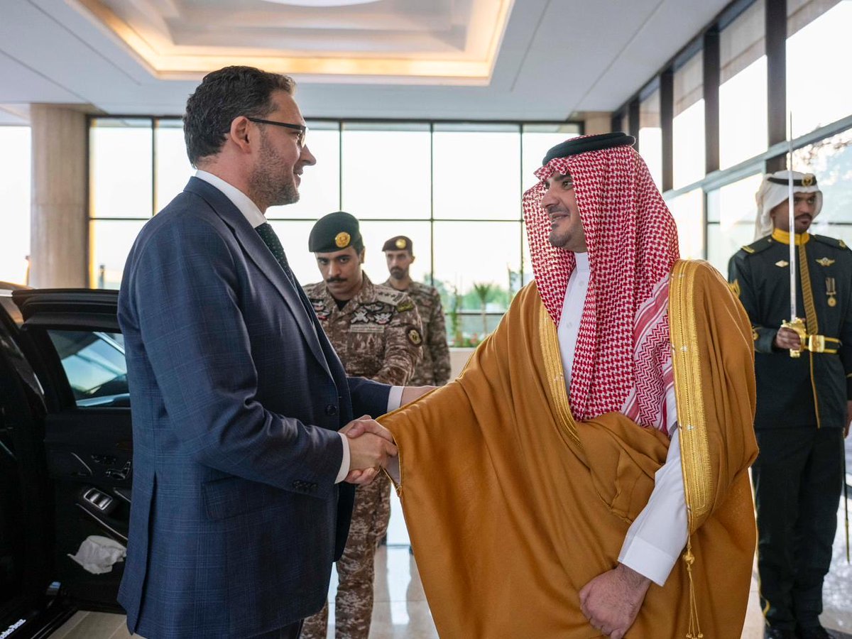 التقيت اليوم معالي وزير الداخلية بجمهورية بلغاريا، السيد دانيل ميتوف، وبحثنا التعاون الثنائي في الشأن الأمني، وحرصنا المشترك على تعزيز التواصل الإيجابي بين الوزارتين بما يحقق تطلعاتنا المشتركة،،،