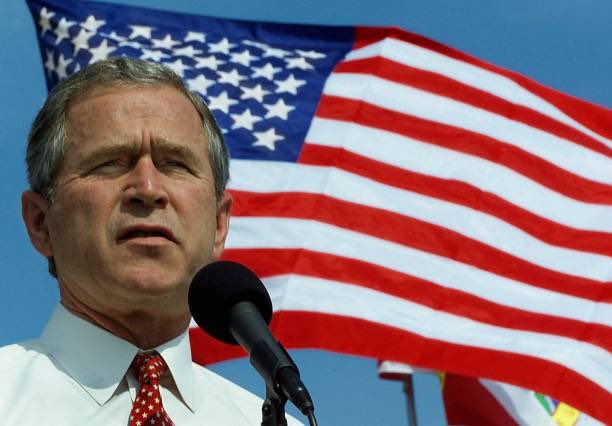2001 Live tweet media