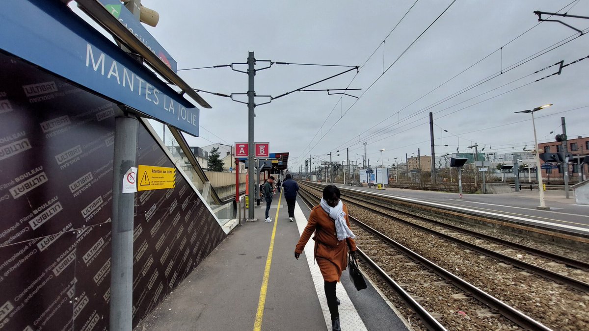 transportsidf's tweet image. Grâce aux Normands, Mantes-la-Jolie conserve tous ses trains directs vers Paris
➡️ l.leparisien.fr/osJm