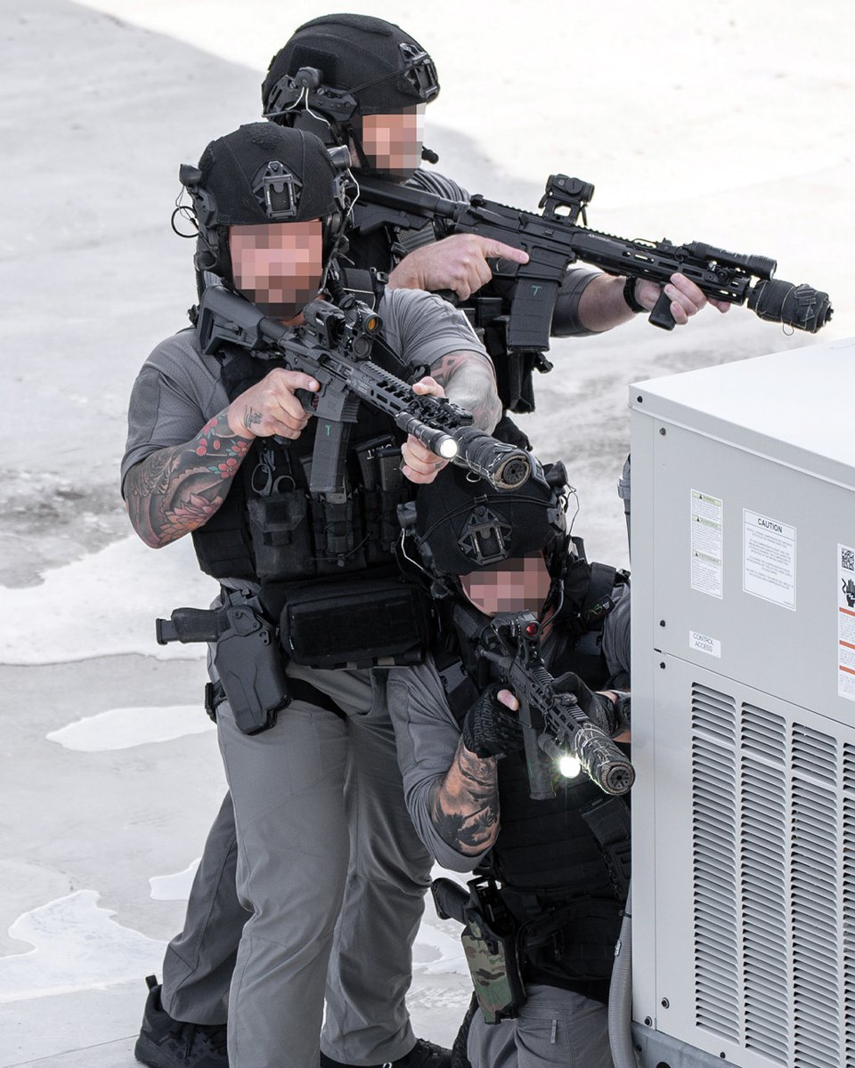 Blade_Tech's tweet image. VALOR® DUTY HOLSTER

Built for the team — delivering consistent retention and access across every position in the stack.

Modular, mission-ready performance that supports coordinated movement and real-world operations.

link in bio.
 blade-tech.com/valor
#ValorDutyHolster…