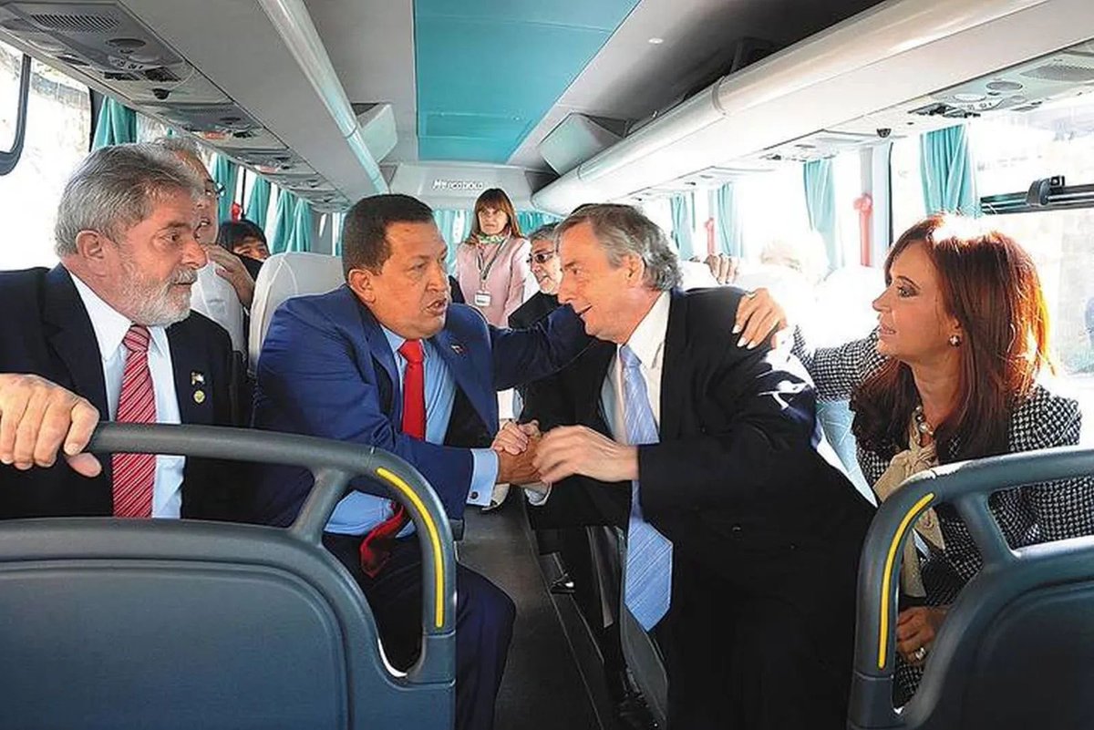 El NO al ALCA fue el no a la dominación. No a poner los intereses extranjeros por encima de la soberanía de nuestra región. También fue el punto de partida de una etapa de crecimiento con inclusión, donde nuestros países volvieron a tomar las riendas de su destino.

Hoy, cuando