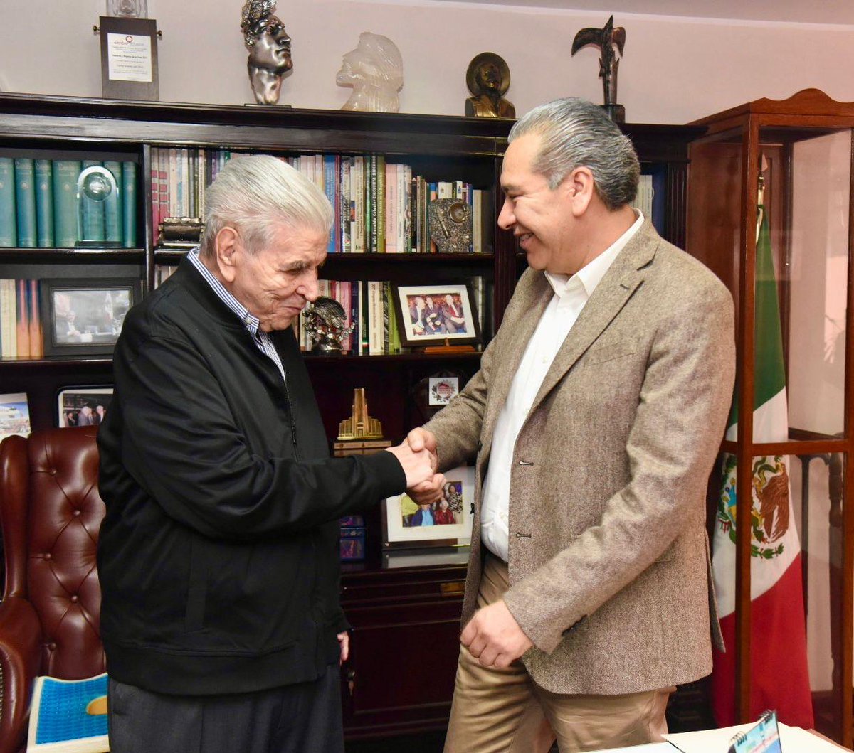 <a href="/Quiroga913/">Quiroga9</a> <a href="/CTMPuebla/">CTM_FTPuebla</a> <a href="/leobardosoto/">Leobardo Soto</a> <a href="/CTM_MX/">CTM Nacional</a> <a href="/CarlosAceves_/">Carlos Aceves del Olmo</a> <a href="/laredcincoradio/">Cinco Radio Oficial</a> <a href="/cinco_mujeres/">Cinco Mujeres Radio</a> <a href="/AliadosPuebla/">AliadosPuebla</a> <a href="/comunicatedigit/">www.comunicatedigital.com</a> <a href="/ISNNoticias/">ISN Noticias Puebla</a> <a href="/elsoldepuebla1/">El Sol de Puebla</a> <a href="/IntoleranciaID/">Intolerancia Diario</a> <a href="/ASPEC_AC/">ASPEC AC</a> <a href="/urbeconomica/">Urbeconomica</a> <a href="/PoderNoticiaPue/">Poder Noticia</a> <a href="/CarlosAceves/">CarlosAceves</a> EN ESTE DIA TAN ESPECIAL LA CTM ESTA DE FIESTA ,CELEBRANDO EL CUMPLEAÑOS DE NUESTRO MÁXIMO LIDER, DON CARLOS ACEVES DEL OLMO,DESDE PUEBLA LE MANDAMOS NUESTRAS FELICITACIONES, <a href="/leobardosoto/">Leobardo Soto</a> .