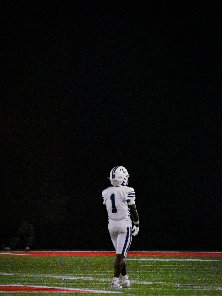 Here is my Full Sophomore Season Defensive Highlights and Stats

hudl.com/v/2T9861

2 INT
10 PBUS
32 Tackles