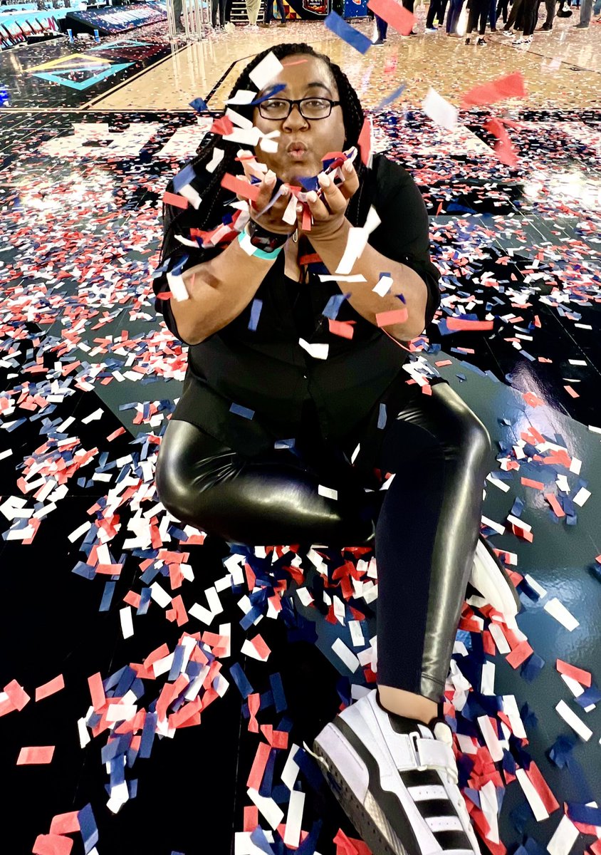 In the spirit of casting a wide net:

I’m looking for Director-level roles in Social Media, Digital Strategy or Brand Marketing. Preferably remote or in the Indy area.

I’ve worked in sports &amp; social for 10+ years – most recently with the Pacers, NCAA &amp; Indiana.

#SMSports