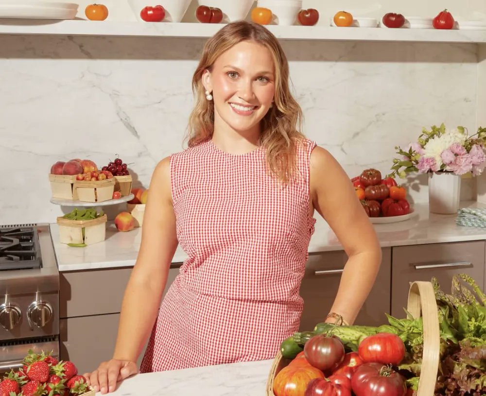 ICE Alum Meredith Hayden Goes from Viral TikTok Chef to Cookbook Queen

The 2019 alum has amassed a major social media following — and turned her life as a private chef into food media stardom. Read more here: ow.ly/zRP150XnaCm
