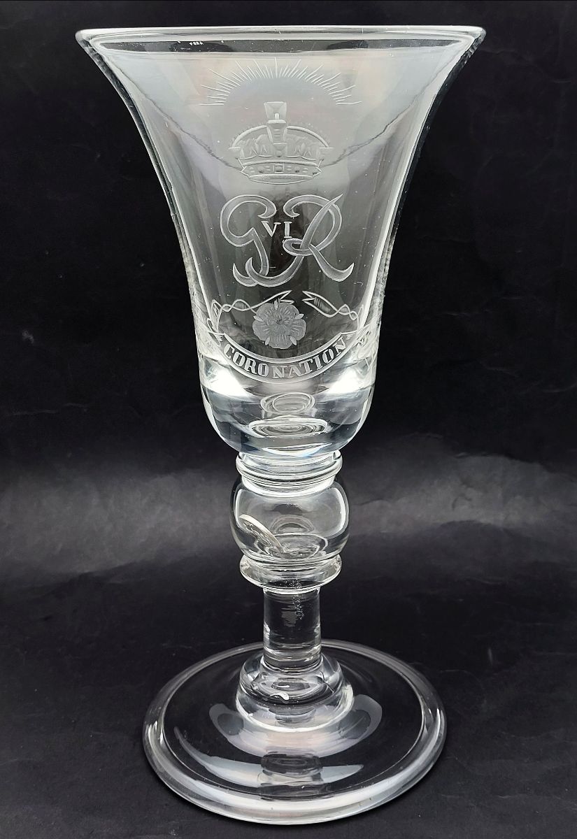 VKitsch's tweet photo. Cutlery, Silver Plate etc 5th November - https://t.co/GiSwOvnVKi https://t.co/I0a3fyLEc9