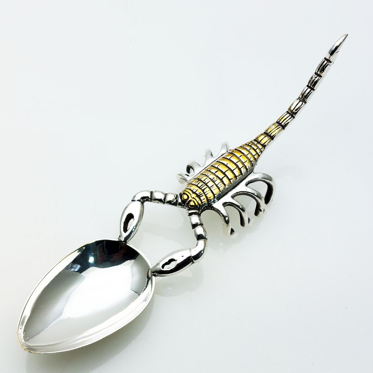 VKitsch's tweet photo. Preview of today's update of vintage cutlery and silver plate is now ready. See https://t.co/gHx7CUKaQR #vintagecutlery #vintageflatware #silverplate https://t.co/nixcMeuZZ9