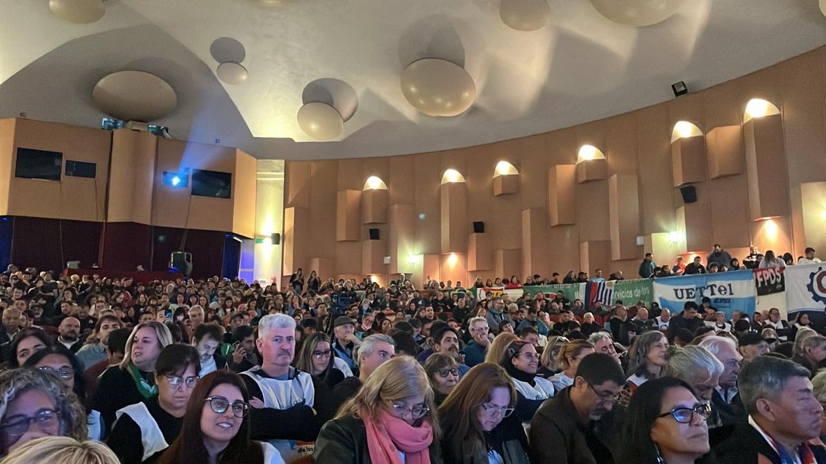 🎤 A 20 años del NO al ALCA, volvemos a Mar del Plata, a afirmar lo que aquella gesta histórica demostró: la soberanía no se negocia.

Desde acá, recordamos a Néstor y a los líderes que frenaron un proyecto pensado para la subordinación de nuestra región. Hoy, ese intento vuelve