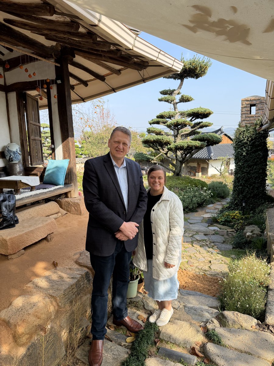 jimplank's tweet image. In Korea for @IHConvention so happy to have my daughter, Jennifer, traveling along.
