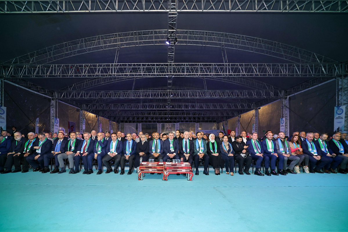 Yaylalarının serinliği, çay bahçelerinin bereketi ve insanının güler yüzüyle Rize, memleket olmanın sıcaklığını bugün yine bize hissettirdi.

Rize’nin eşsiz kültürünü ve zengin mutfağını keşfetmekten büyük memnuniyet duyduk.

📍Rize Tanıtım Günleri