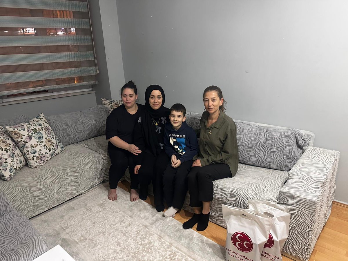 📍 Yıldıztabya Mahallesi

Kaçep Başkanımız Sn. Arzu Kıran, Kaçep Mahalle Başkanımız Sn. Songül Karakoyun

 #HayırlıGünlerKomşum ziyaretleri kapsamında #DerdinDerdimizdir şiarıyla Yıldıztabya Mahallesi sakinlerinden Uygun Ailesini ziyaret ederek Liderimiz 
Sn. Devlet Bahçeli