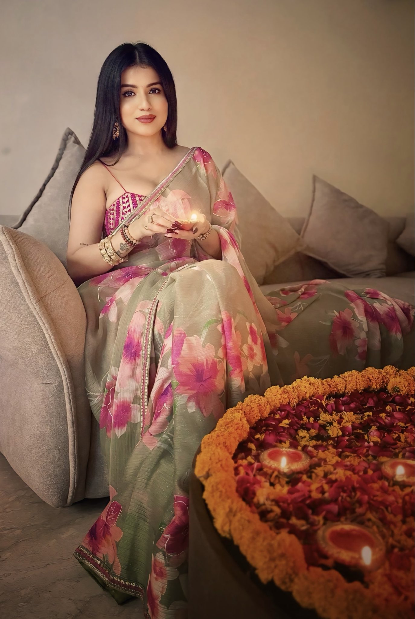 G5AbB7cakAAHuvS?format=jpg&name=large