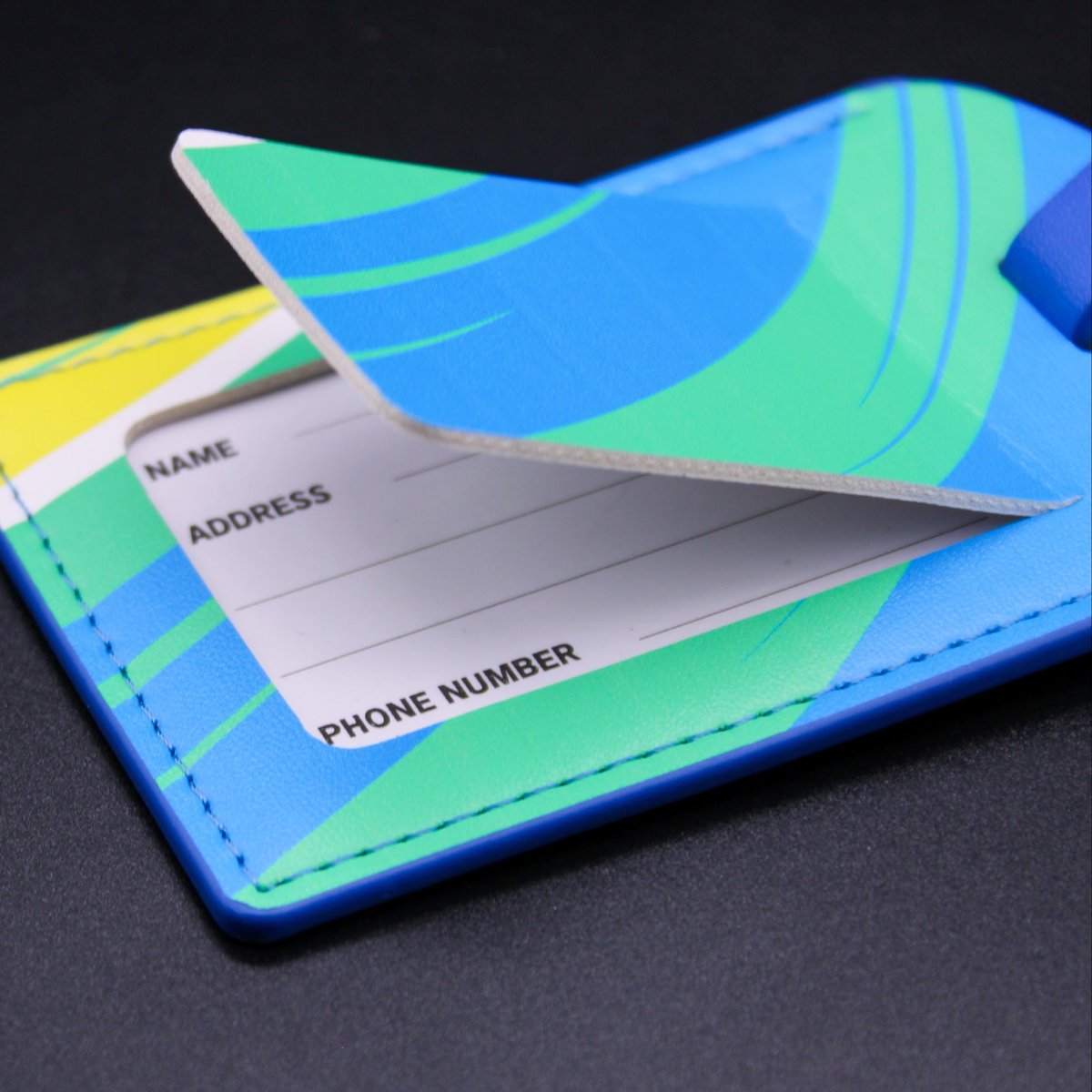 All eyes on São Paulo this weekend! 🇧🇷 

This luggage tag features the iconic ‘Senna S’ and was included in our Brazil box! 😍

#DriveCrate