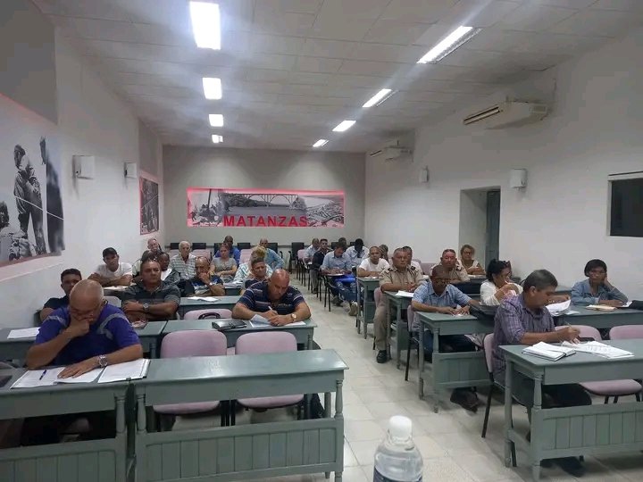 LuisAlbertRodr's tweet photo. Evalúa el Comandante José Ramón Machado Ventura en #Matanzas los resultados y perpectivas del programa Acuicola, enfatizando el potencial existente en las más de 60 micropresas existentes en la provincia.
#UnidosXCuba.
@mariofsabines,
@CaridadPoey,
@PabloSanram,
@NormaLlerenaPr1. https://t.co/HcjTXdXBUn