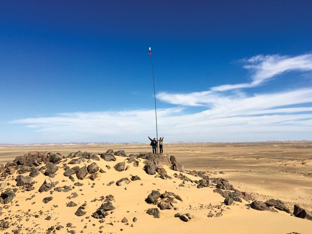 vanemstudios's tweet photo. So next time you see a world map 🌍
Remember there’s a small patch of land, forgotten by both Egypt and Sudan —
where no flag flies.
Bir Tawil. The land nobody wants.
#vanem #know #didyouknow https://t.co/QV6JW1NlAm