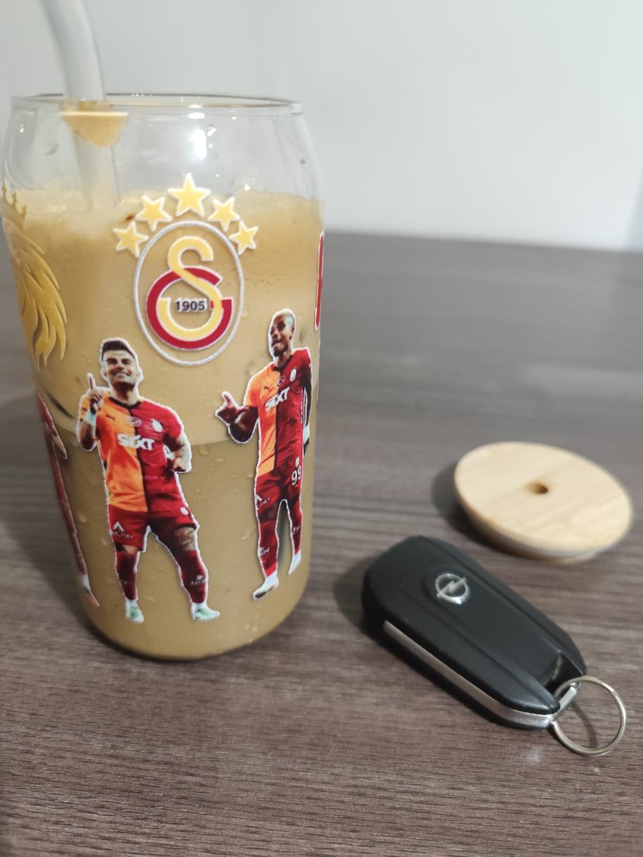 TransferNewsGS's tweet photo. Bardağa bak nefessiz kaldım https://t.co/ZjJVSLZZZF