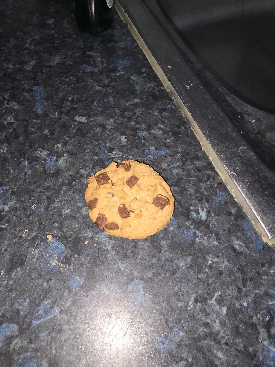 AngelaGoodenou3's tweet photo. @sainsburys  apparently these cookies are chunky...how are the @foxes and  @tesco cookies chunkier? https://t.co/KlEyoyl9Fi