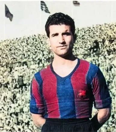 En #SanLorenzo 
Mateo Nicolau
1940-1943
47 partidos jugados 
9 goles

También jugo en el Barcelona.

estadisticascasla.com/jugador/isidro…

#EstadisticasCasla