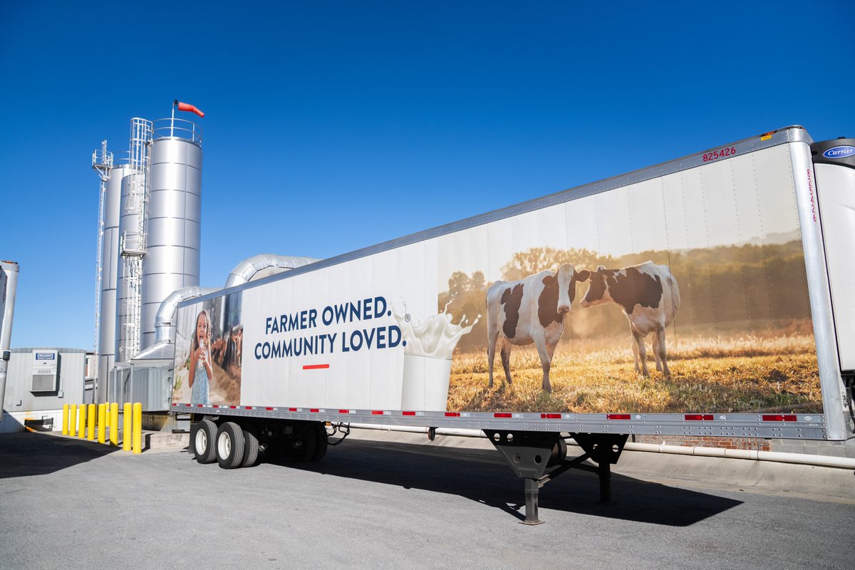 dairyidfa's tweet photo. A BIG thank you to Dairy Maid Dairy, Inc., a farmer-owned brand of Dairy Farmers of America, for hosting the IDFA team for a spectacular plant tour at the Dairy Maid Dairy processing facility in Frederick, MD! From processing, to packaging, to transportation, we learned a lot. 

Thank you for your dedication and commitment to delivering nutritious and essential dairy products to American families every single day! @dairymaiddairy @dfamilk