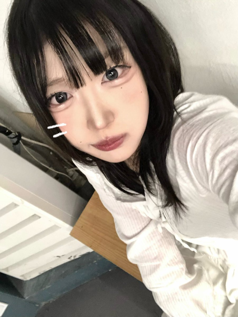 251105 Waku? Waku! vol.53 ❄️

정말 오랜만에 아로아로!!!!!!!
오랭만이지만 즐거웟다,,🎶
하루없이 3명이서 햇더니 허전,,햇다,,
언능 4명이서 무대하고 시프네오!!!

다음 라이브는 7일!!
이번에도 아로아로 임니다 (^-^)
오늘 와쥬셔서 감사함니다
건강하세요!!!!!